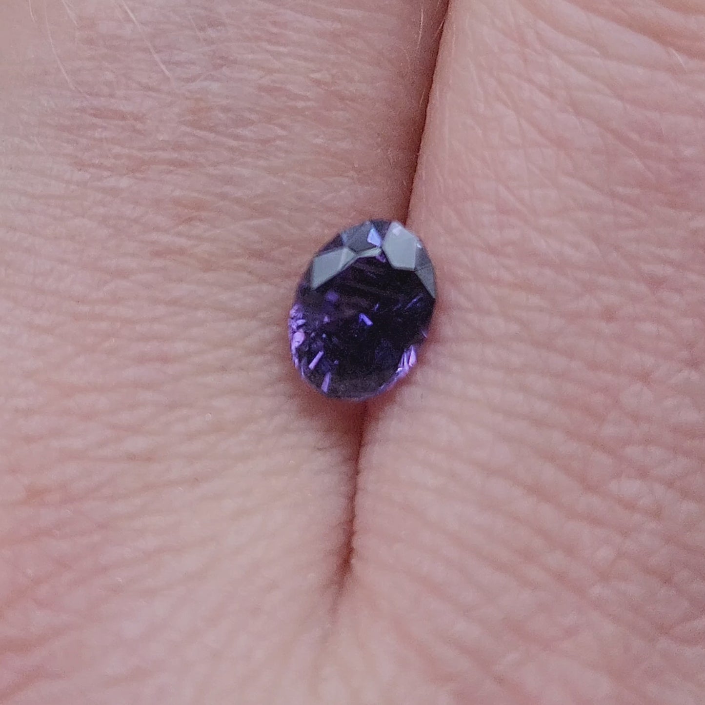 Load and play video in Gallery viewer, .98 Natural Purple Oval Umba Sapphire

