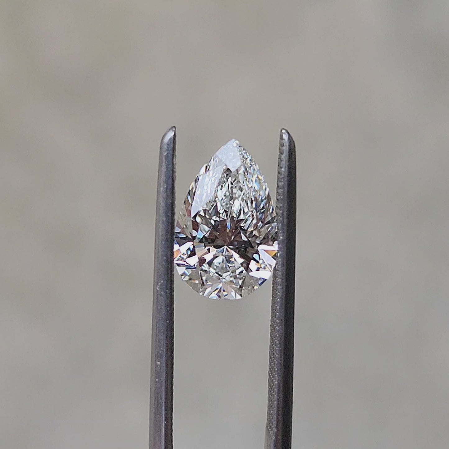 Load and play video in Gallery viewer, 1.23ct Pear Cut Lab Diamond F/VS2
