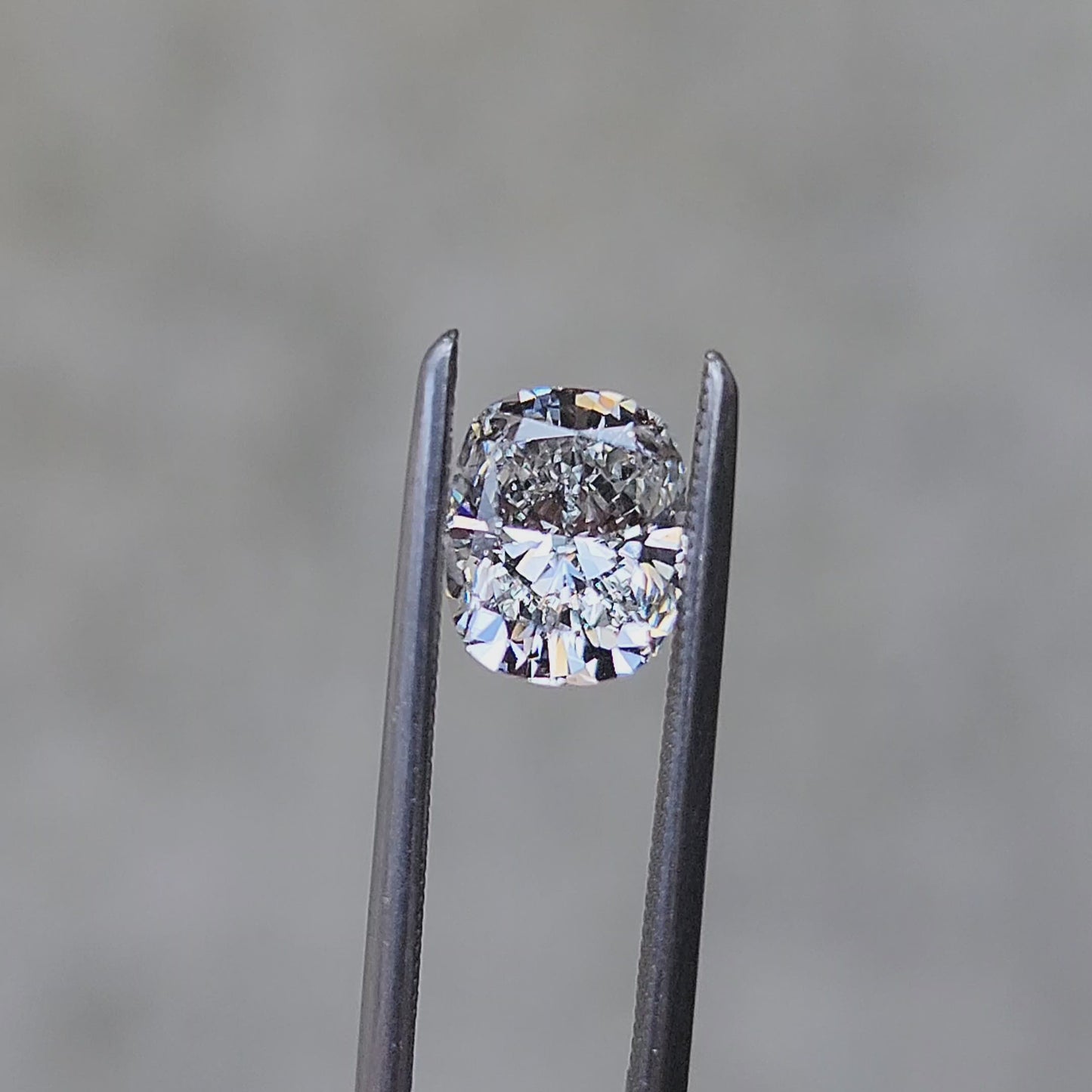 Load and play video in Gallery viewer, 1.15ct Cushion Cut Lab Diamond F/SI2
