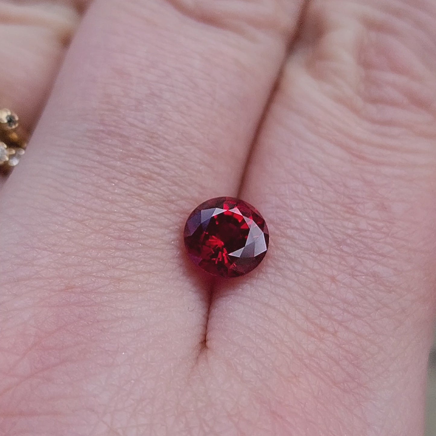Load and play video in Gallery viewer, Round Cut Chatham Ruby - For Build Your Own Pieces
