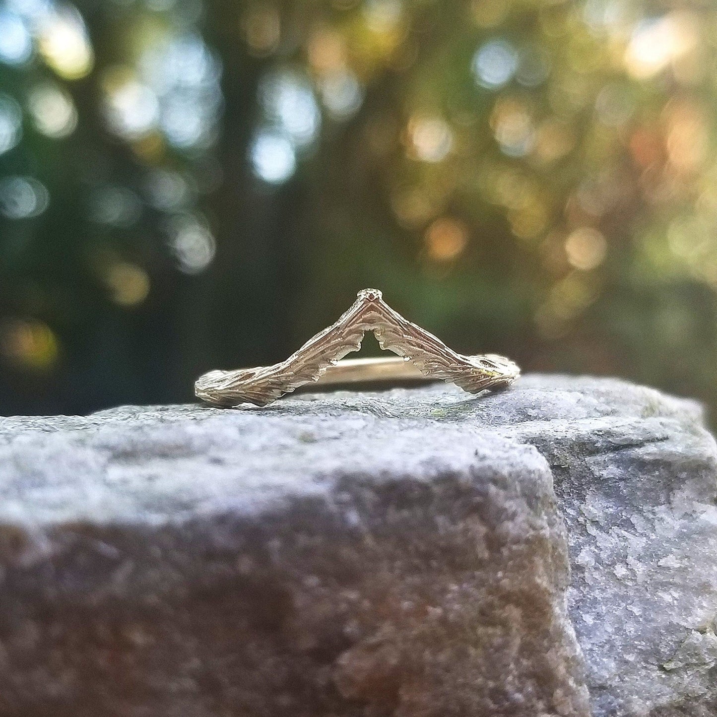 14k Gold Forest Chevron - Nature Stacking Wedding Band - Pointed Side Band
