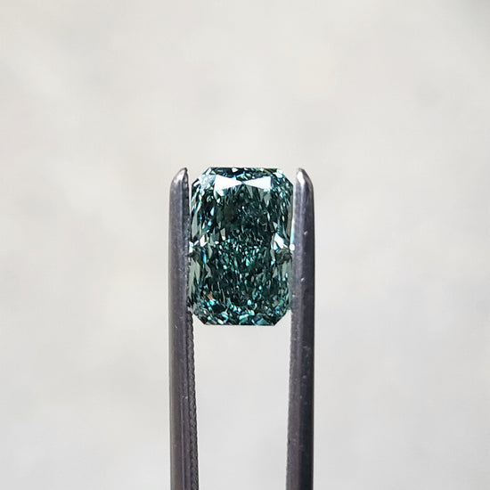1.31ct Radiant Cut Lab Vivid Green Diamond VVS2
