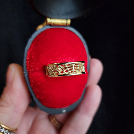 Gomez Spider Web Wedding Band - 14k Gold image 2