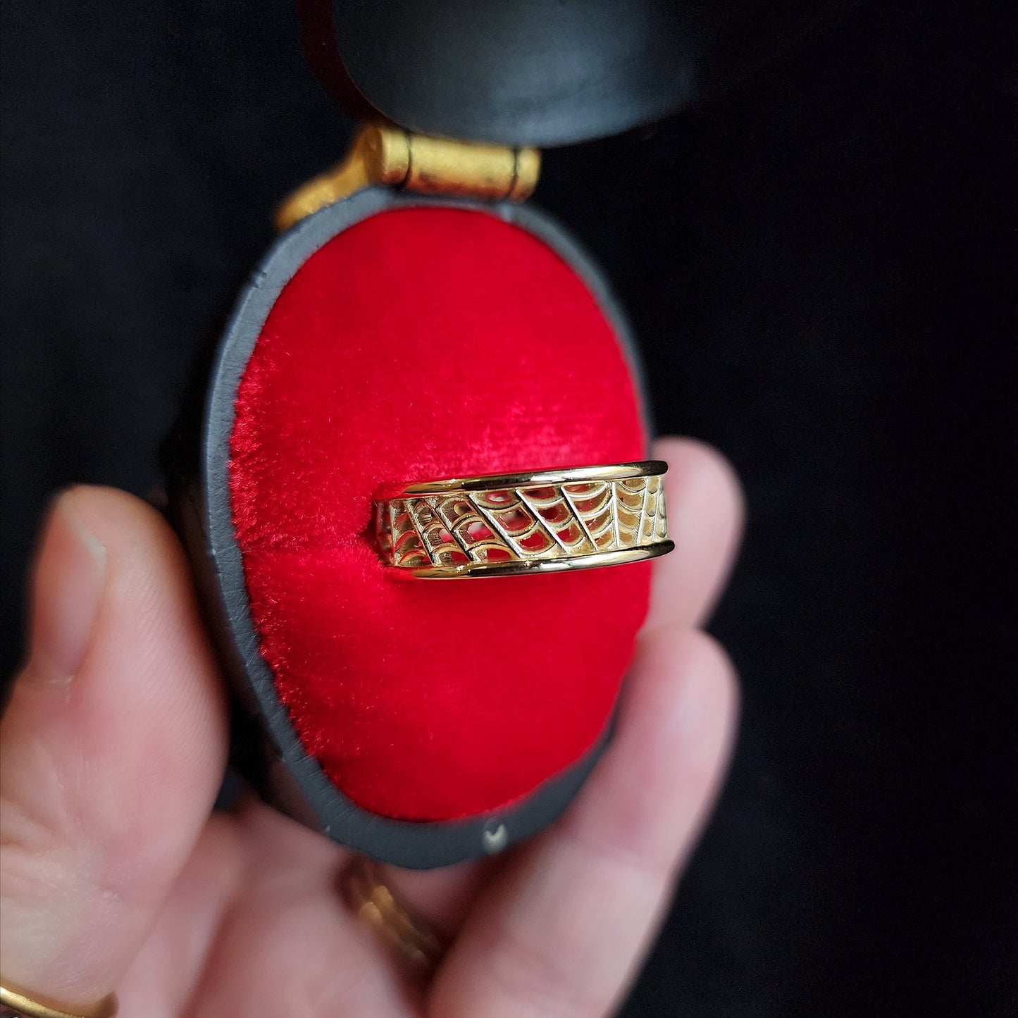 Gomez Spider Web Wedding Band - 14k Gold image 3