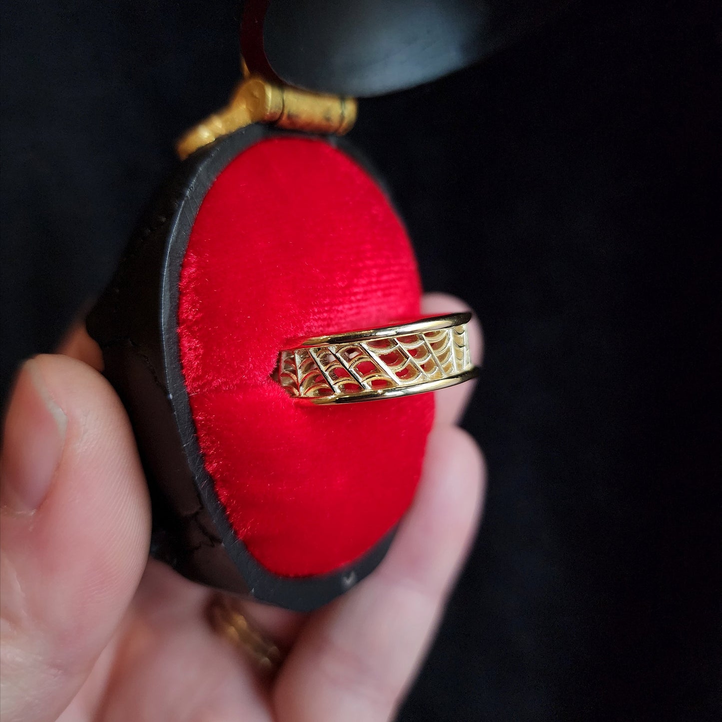 Gomez Spider Web Wedding Band - 14k Gold image 4