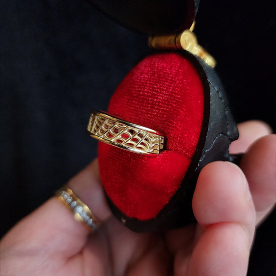 Gomez Spider Web Wedding Band - 14k Gold image 7