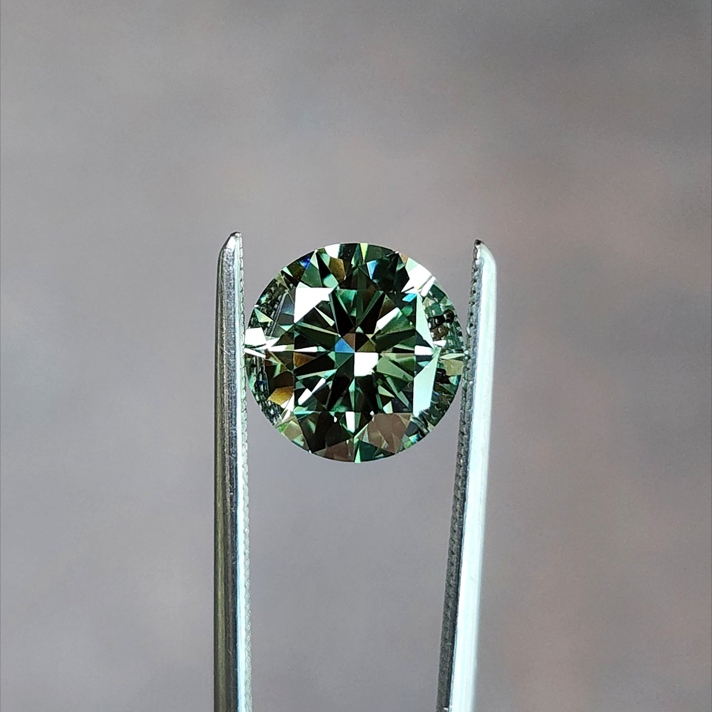 2.01ct Lab Diamond Fancy Vivid Green Round Brilliant VVS2