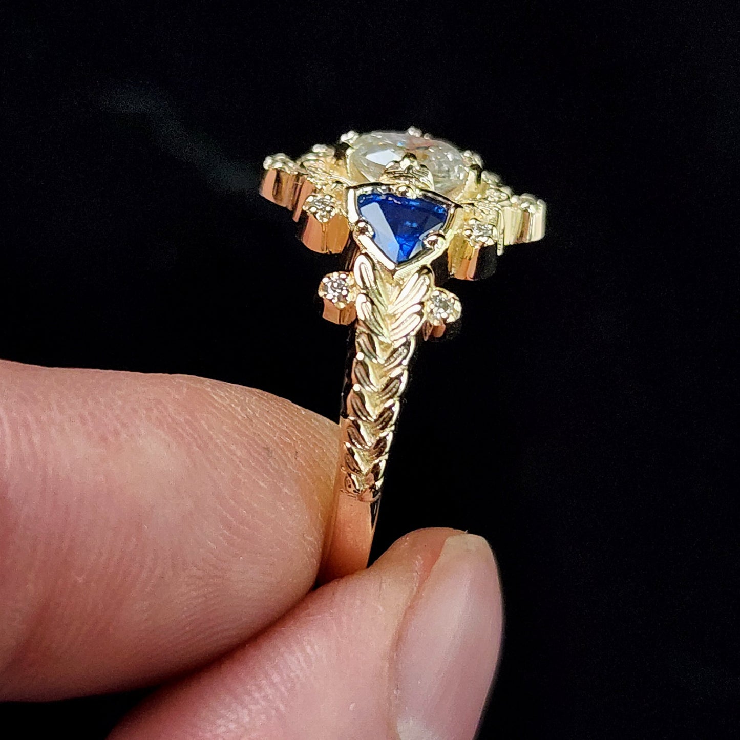 Natural Oval Diamond and Natural Blue Sapphires Leaf and Filigree Ring in 14k Yellow Gold image 5