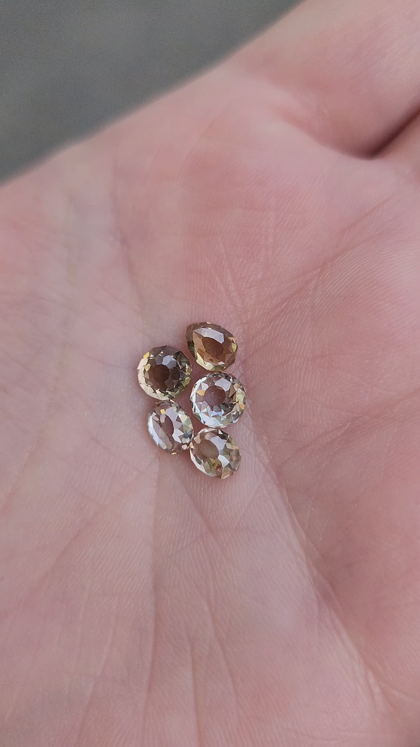 Load and play video in Gallery viewer, Oreads Lace Champagne Mughal Cut Diamond Engagement Ring Set - Delicate Filigree 14k Gold
