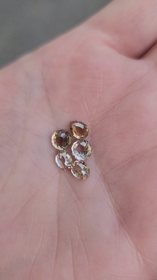 Load and play video in Gallery viewer, Oreads Lace Champagne Mughal Cut Diamond Engagement Ring Set - Delicate Filigree 14k Gold
