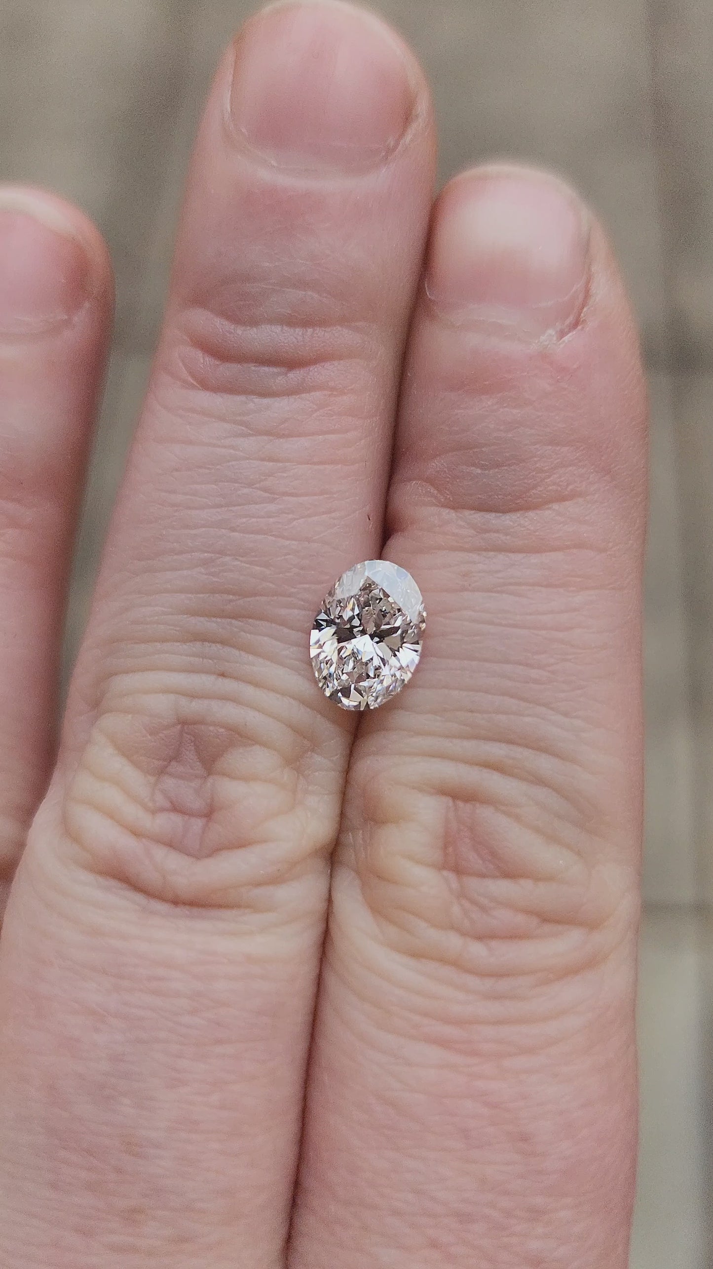 Load and play video in Gallery viewer, 1.41ct Oval Lab Diamond F/VVS2
