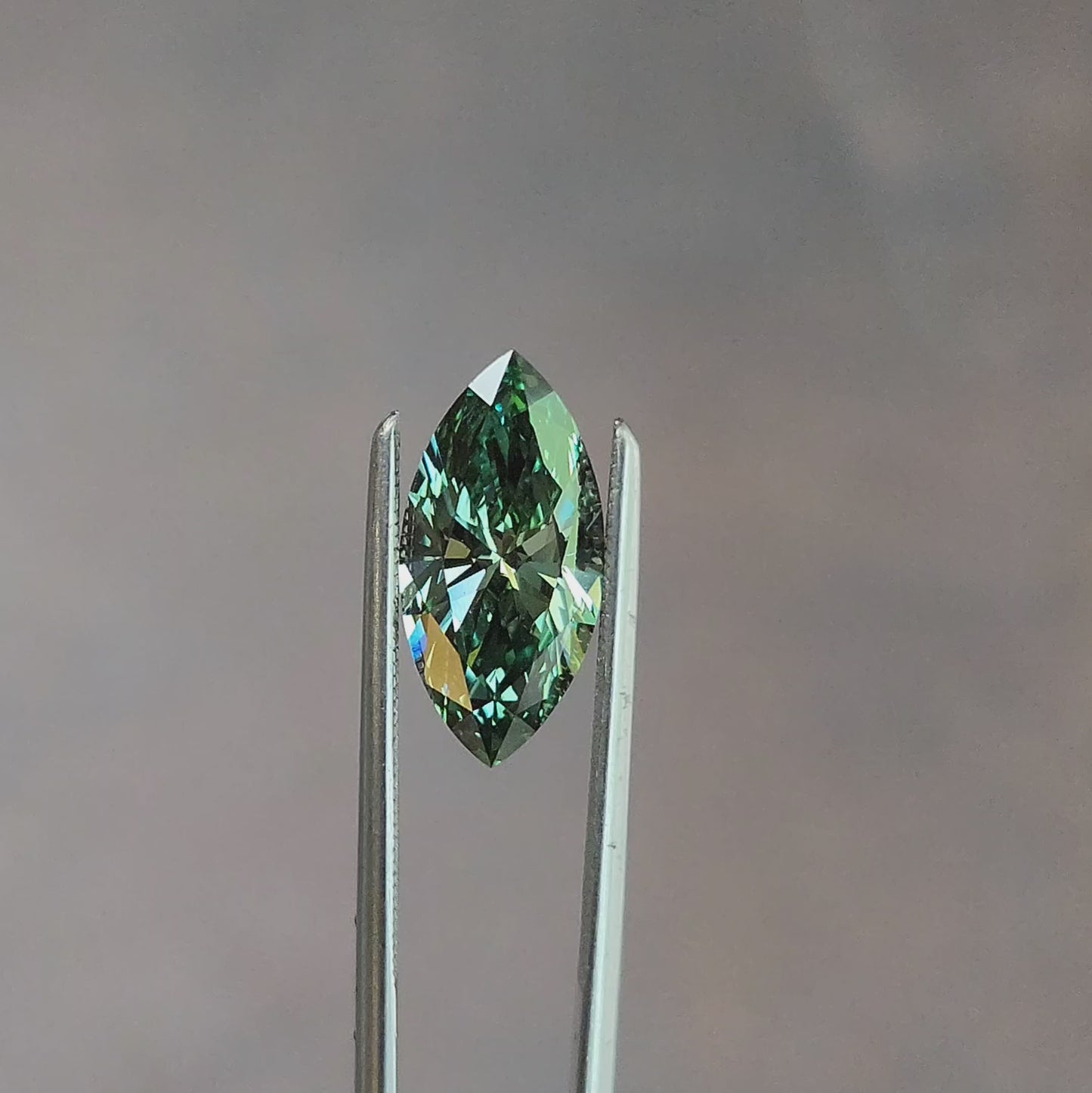 Load and play video in Gallery viewer, 2.0ct Lab Diamond Fancy Vivid Green Marquise VS2
