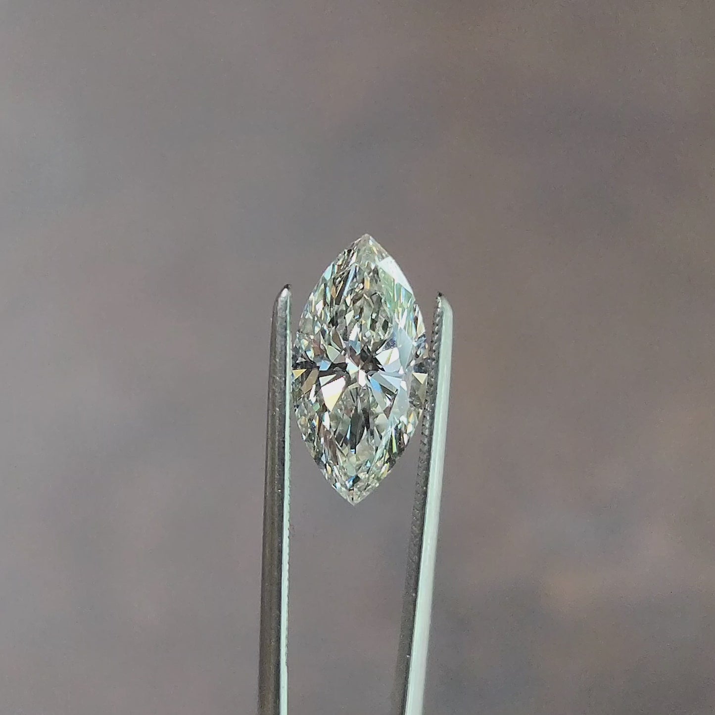 Load and play video in Gallery viewer, 1.88ct Marquise Lab Diamond H/VVS2
