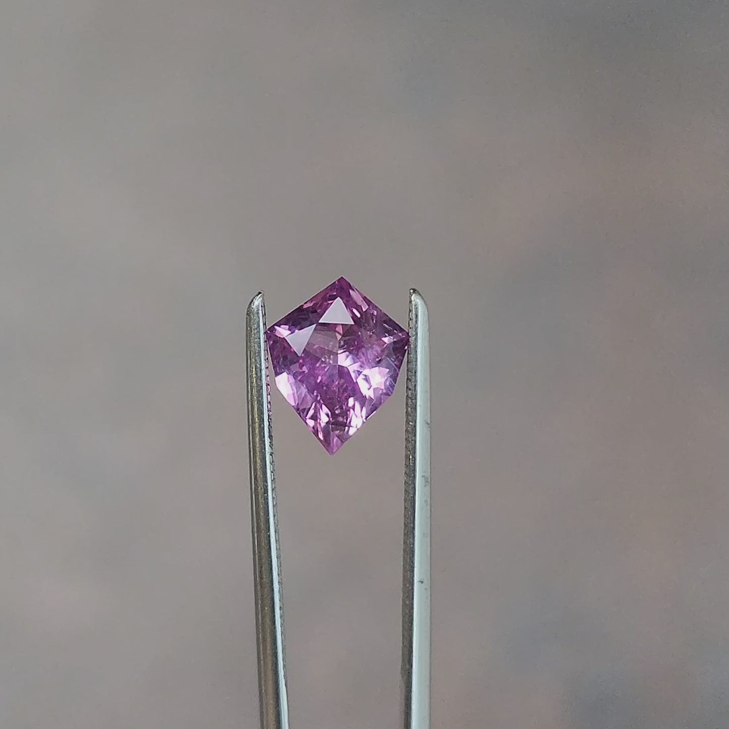 Load and play video in Gallery viewer,  natural pink shield sapphire from Sri Lanka
