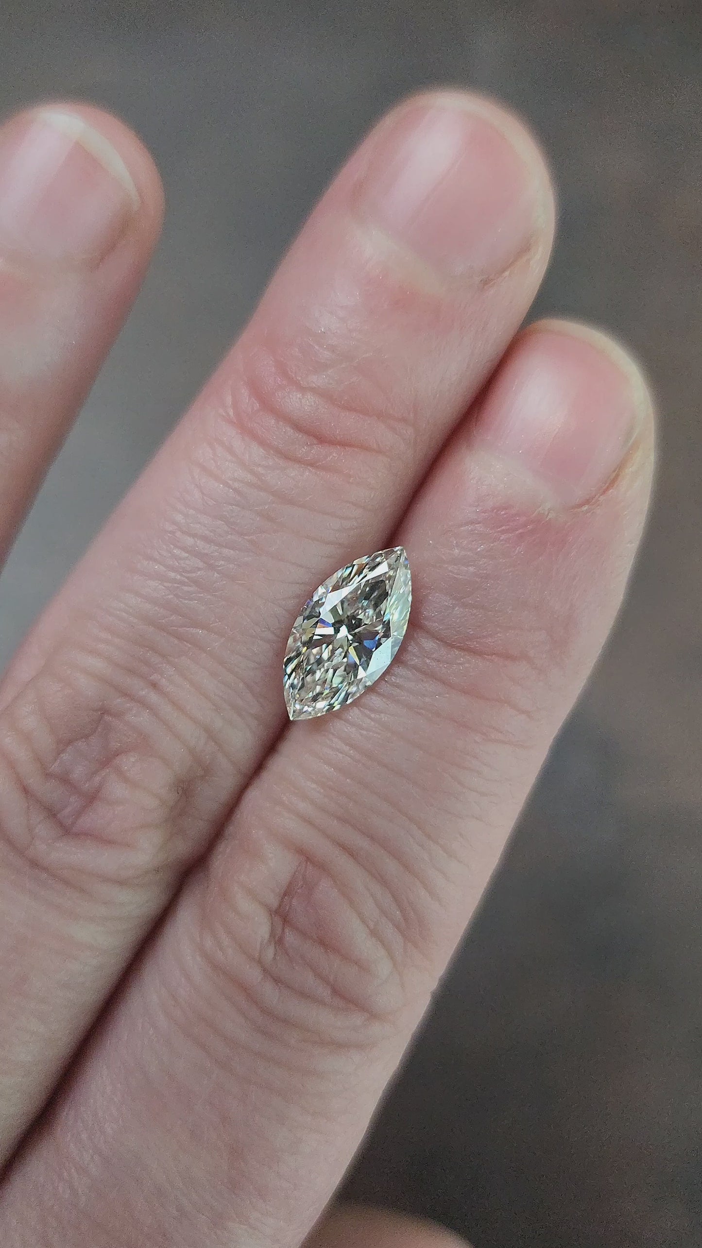 Load and play video in Gallery viewer, 1.88ct Marquise Lab Diamond H/VVS2
