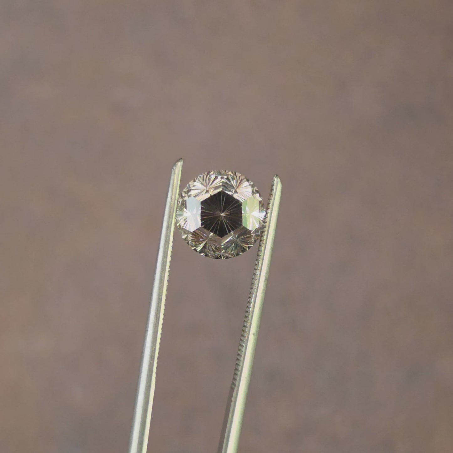 Load and play video in Gallery viewer, 2.05ct Round Fantasy Cut Lab Diamond Light Brown VS1
