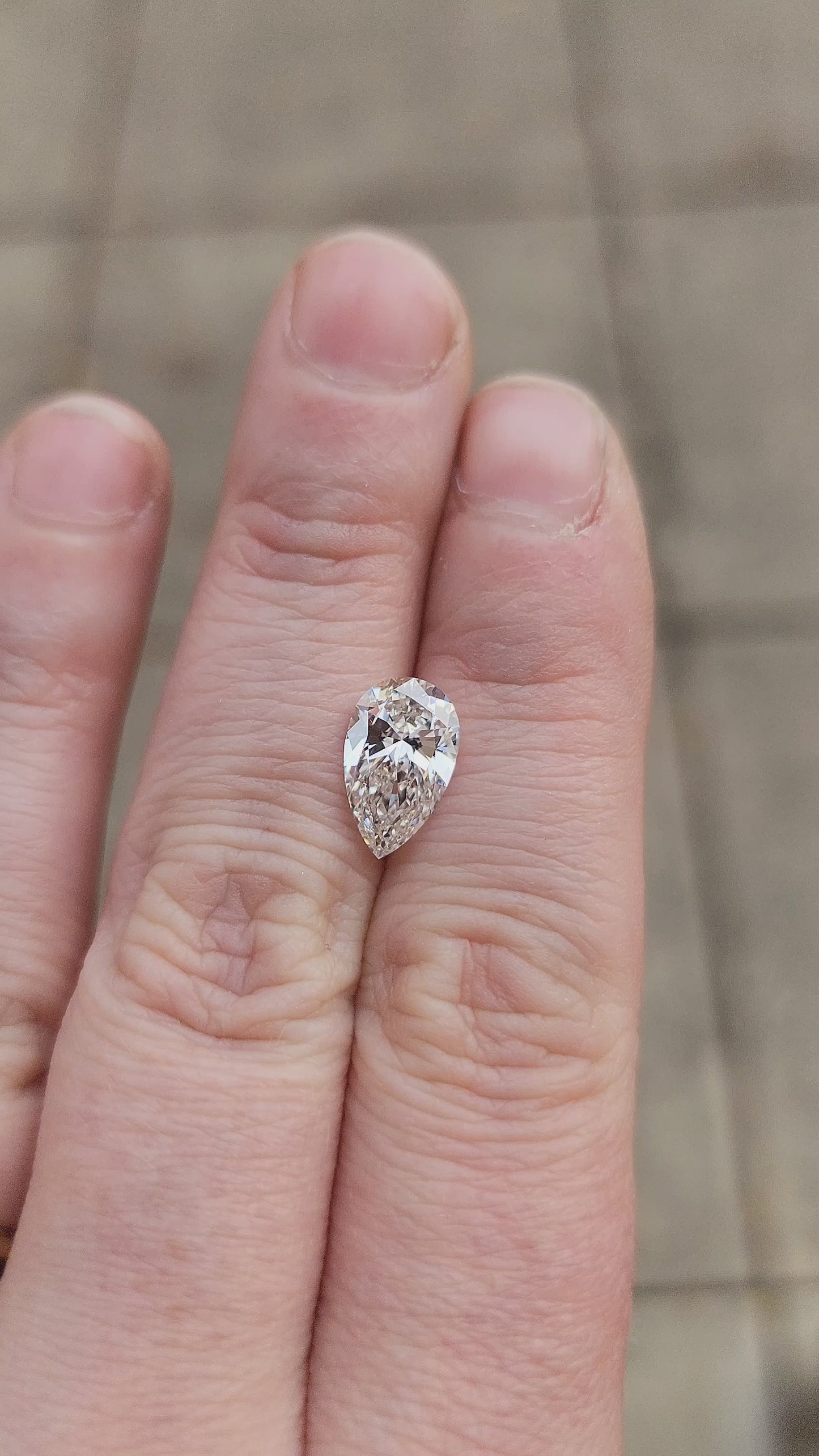 Load and play video in Gallery viewer, 2.26ct Pear Lab Diamond F/VVS2
