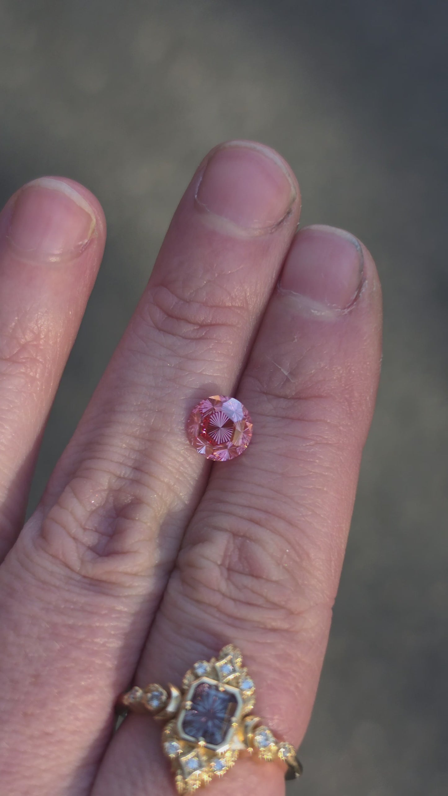 Load and play video in Gallery viewer, 2.01ct Round Fantasy Cut Lab Diamond Fancy Vivid Pink VS1
