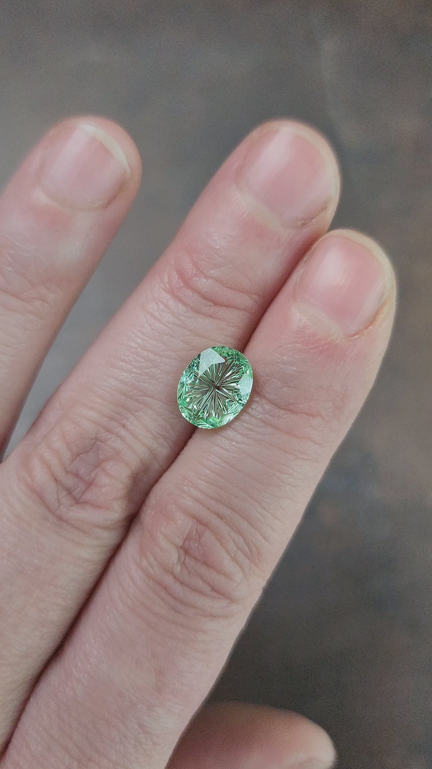 Load and play video in Gallery viewer, 3.12ct Lab Sapphire Mint Green Fantasy Cut Oval
