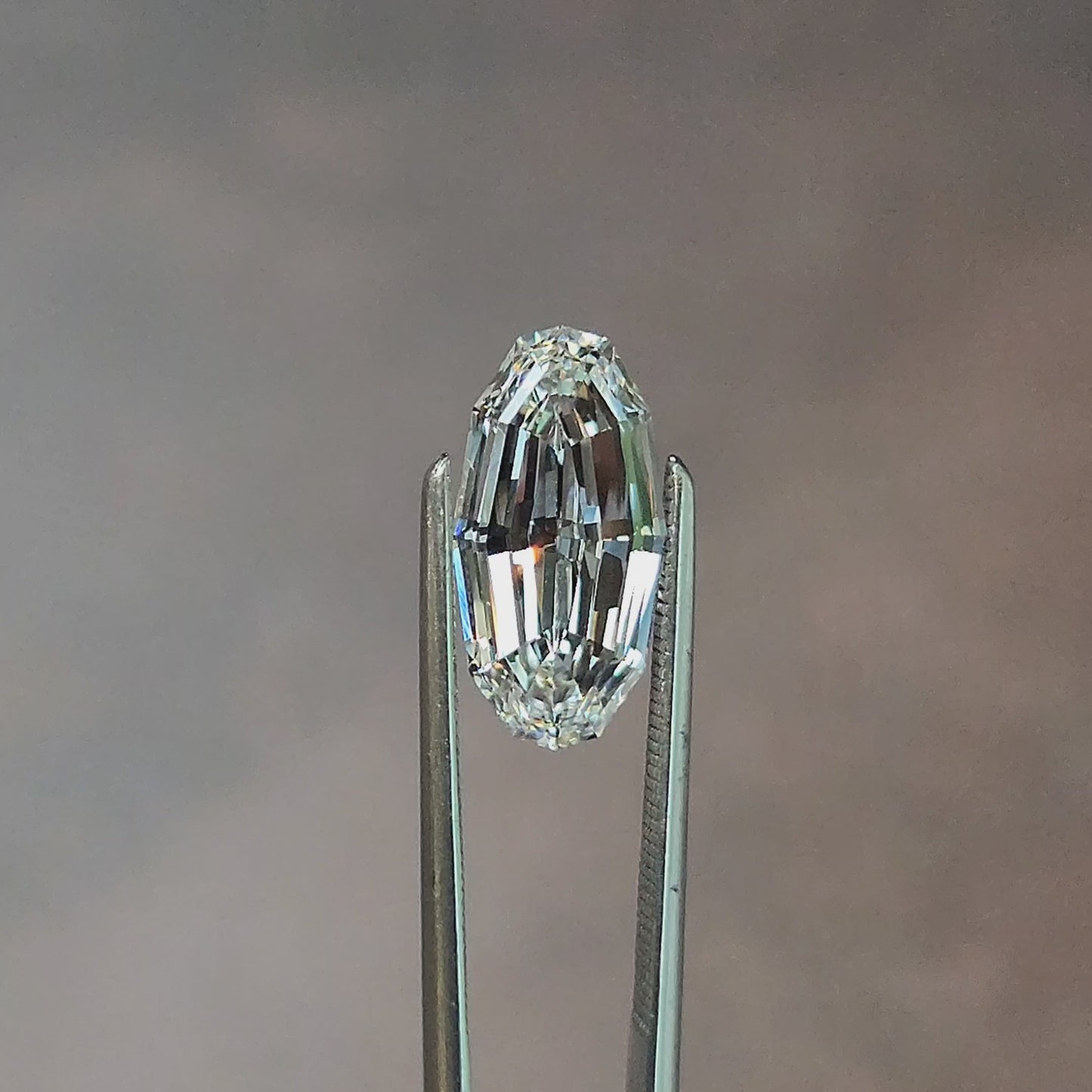 Load and play video in Gallery viewer, 2.90ct Oval Step Cut Lab Diamond F/VS1
