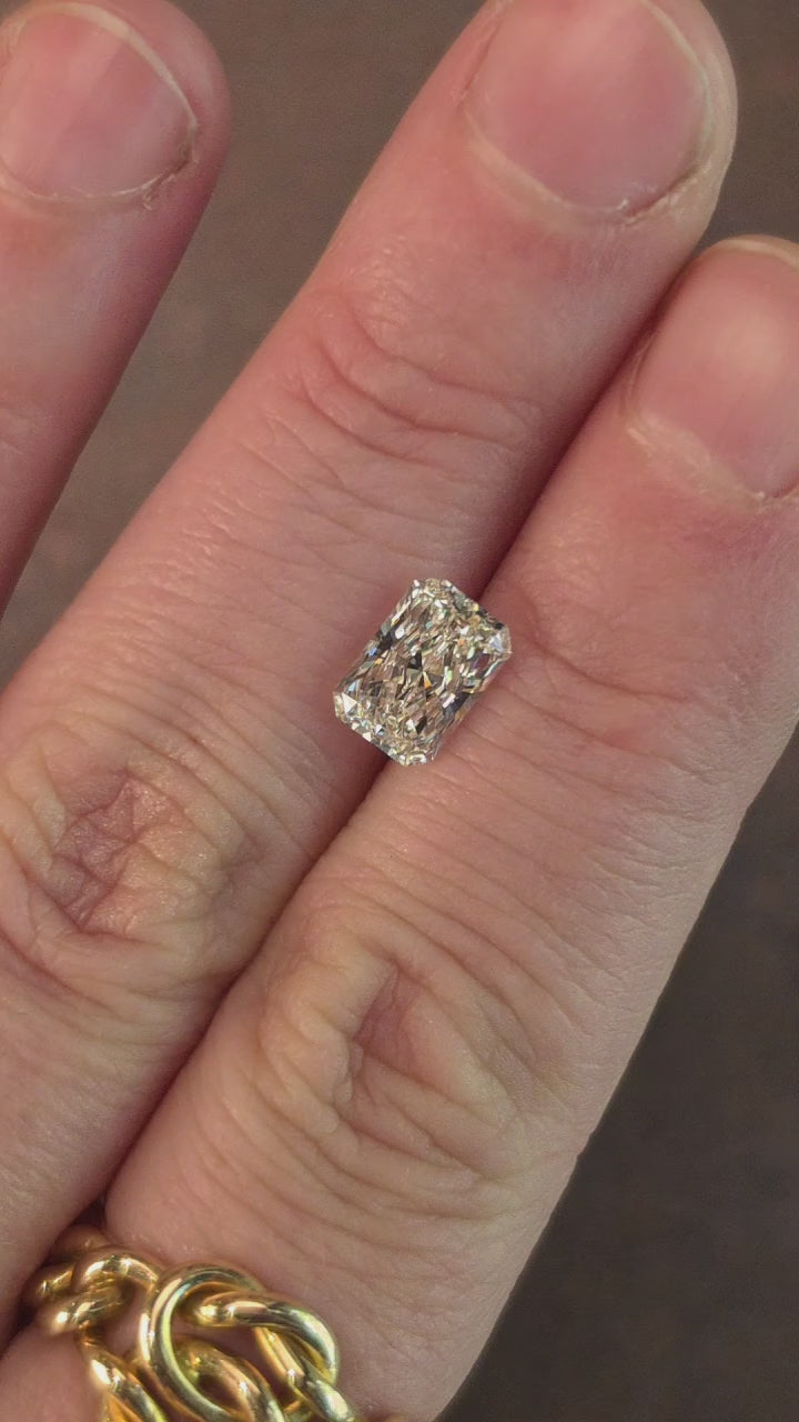 Load and play video in Gallery viewer, 1.56ct Radiant Lab Diamond G/VVS2
