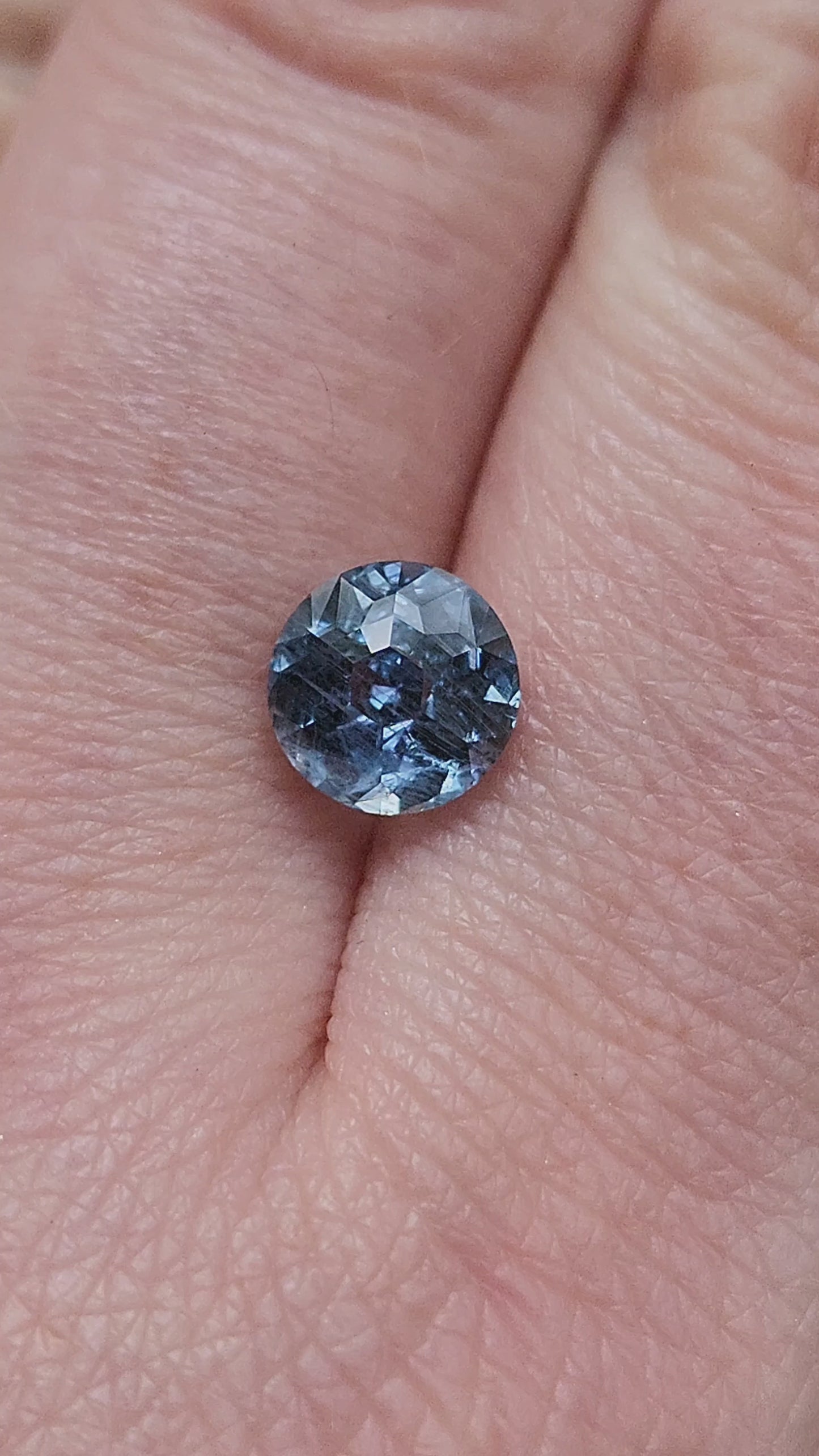 Load and play video in Gallery viewer, 2.26ct Natural Round Blue Montana Sapphire Unheated
