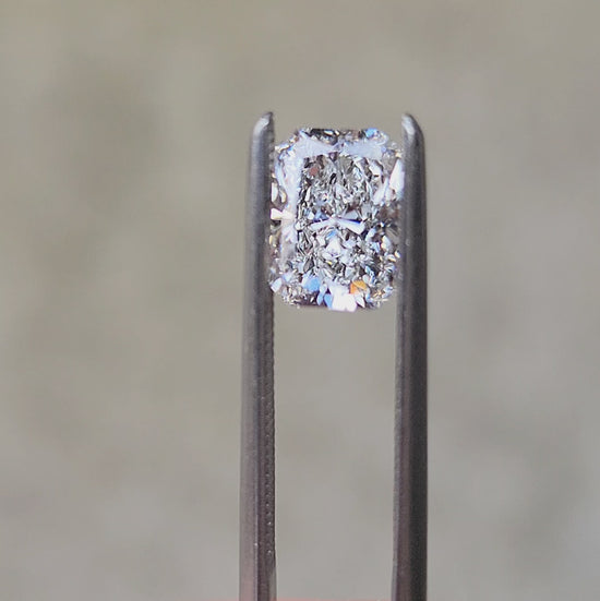 Load and play video in Gallery viewer, 1.02ct Radiant Cut Lab Diamond D/VS2
