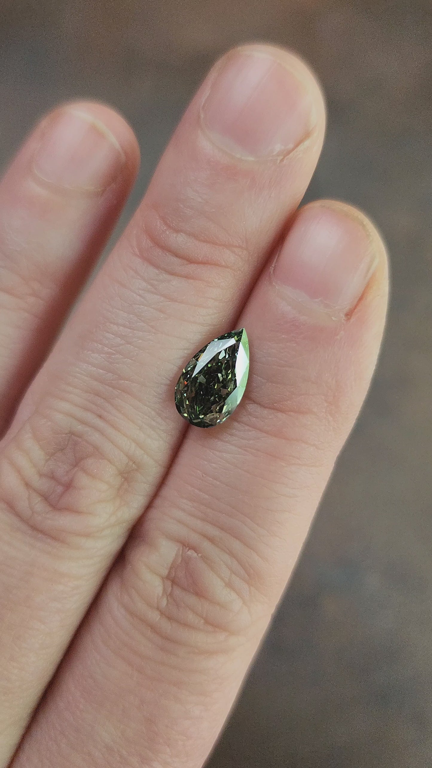 Load and play video in Gallery viewer, 2.11ct Lab Diamond Fancy Vivid Green Pear VVS2
