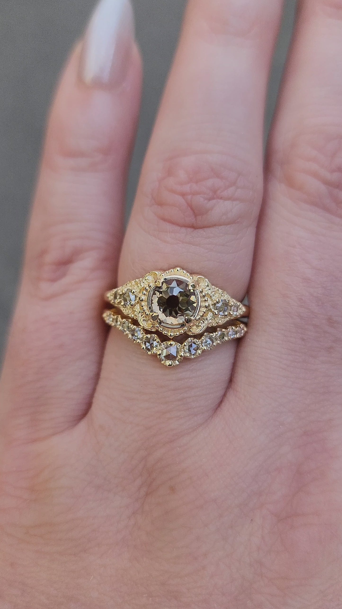 Load and play video in Gallery viewer, Oreads Lace Champagne Mughal Cut Diamond Engagement Ring Set video 2
