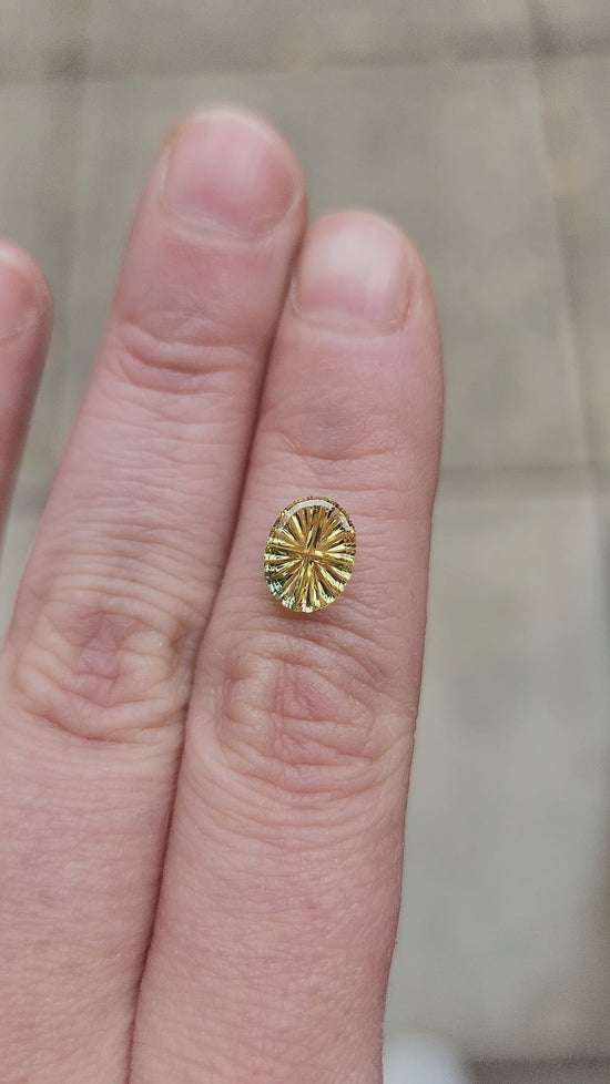 Load and play video in Gallery viewer, 1.70ct Parti Oval Australian Sapphire - Starbrite Cut by John Dyer
