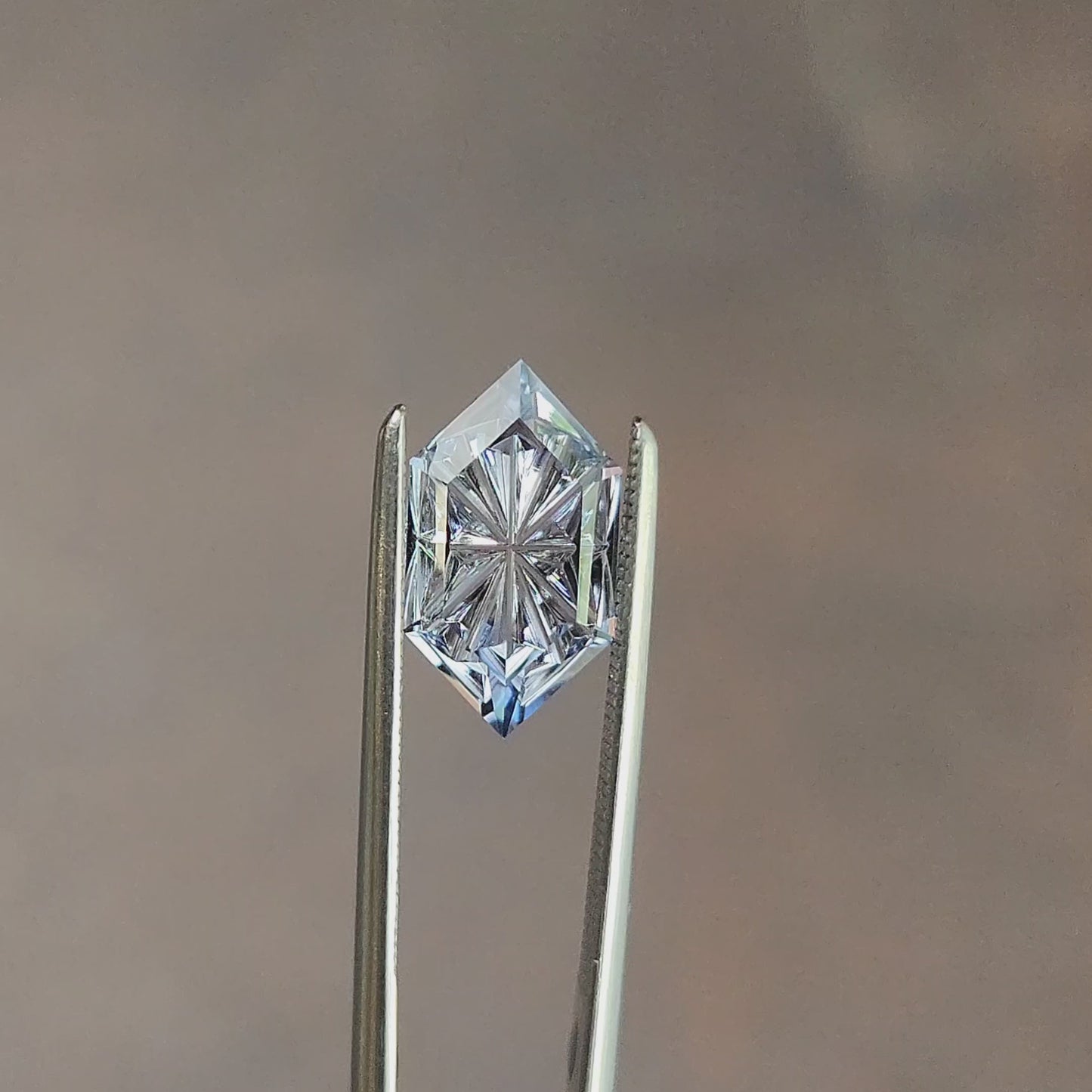 Load and play video in Gallery viewer, 2.15ct Lab Sapphire Light Purple Blue Elongated Hexagon by ifacet gems
