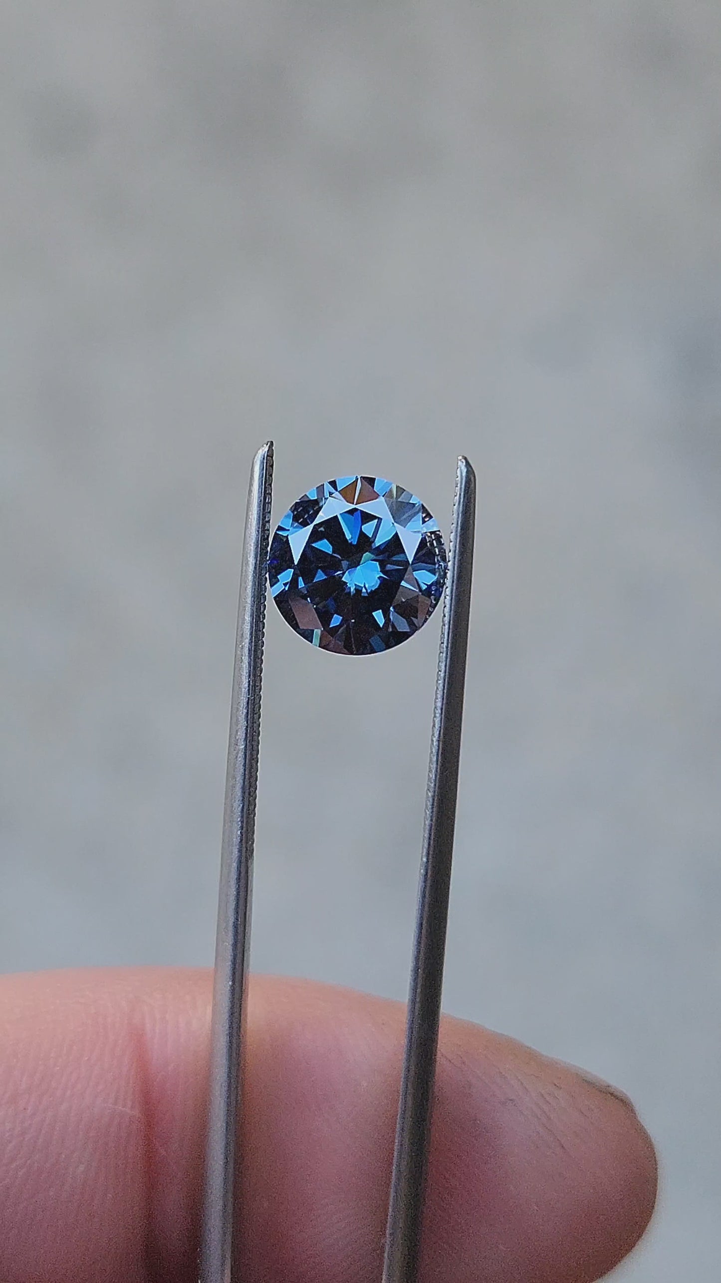 Load and play video in Gallery viewer, 1.74ct Round Cut Blue Moissanite
