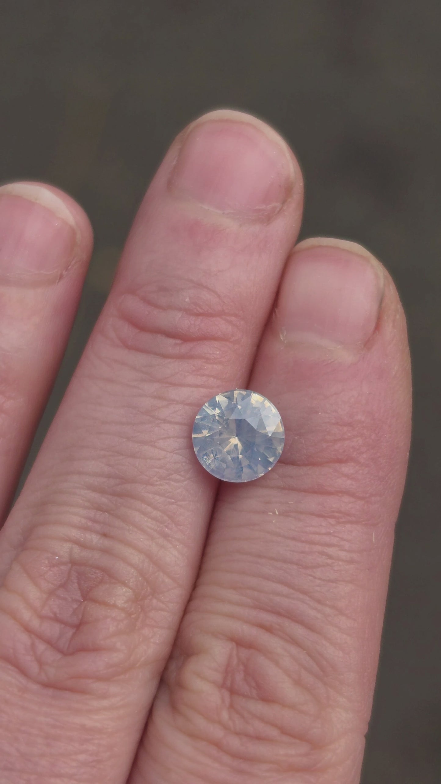 Load and play video in Gallery viewer, 2.58ct Round Natural Opalescent Blue Sapphire
