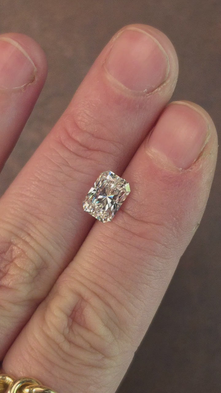 Load and play video in Gallery viewer, 1.74ct Radiant Lab Diamond D/VVS2
