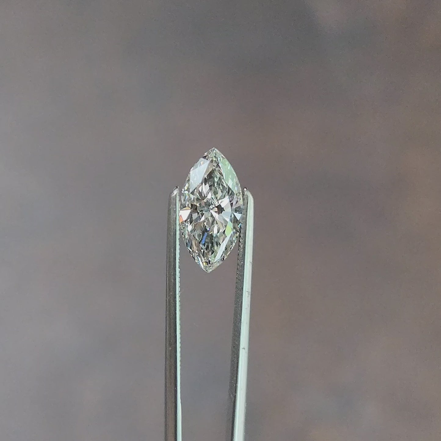 Load and play video in Gallery viewer, 1.05ct Marquise Lab Diamond H/VVS2
