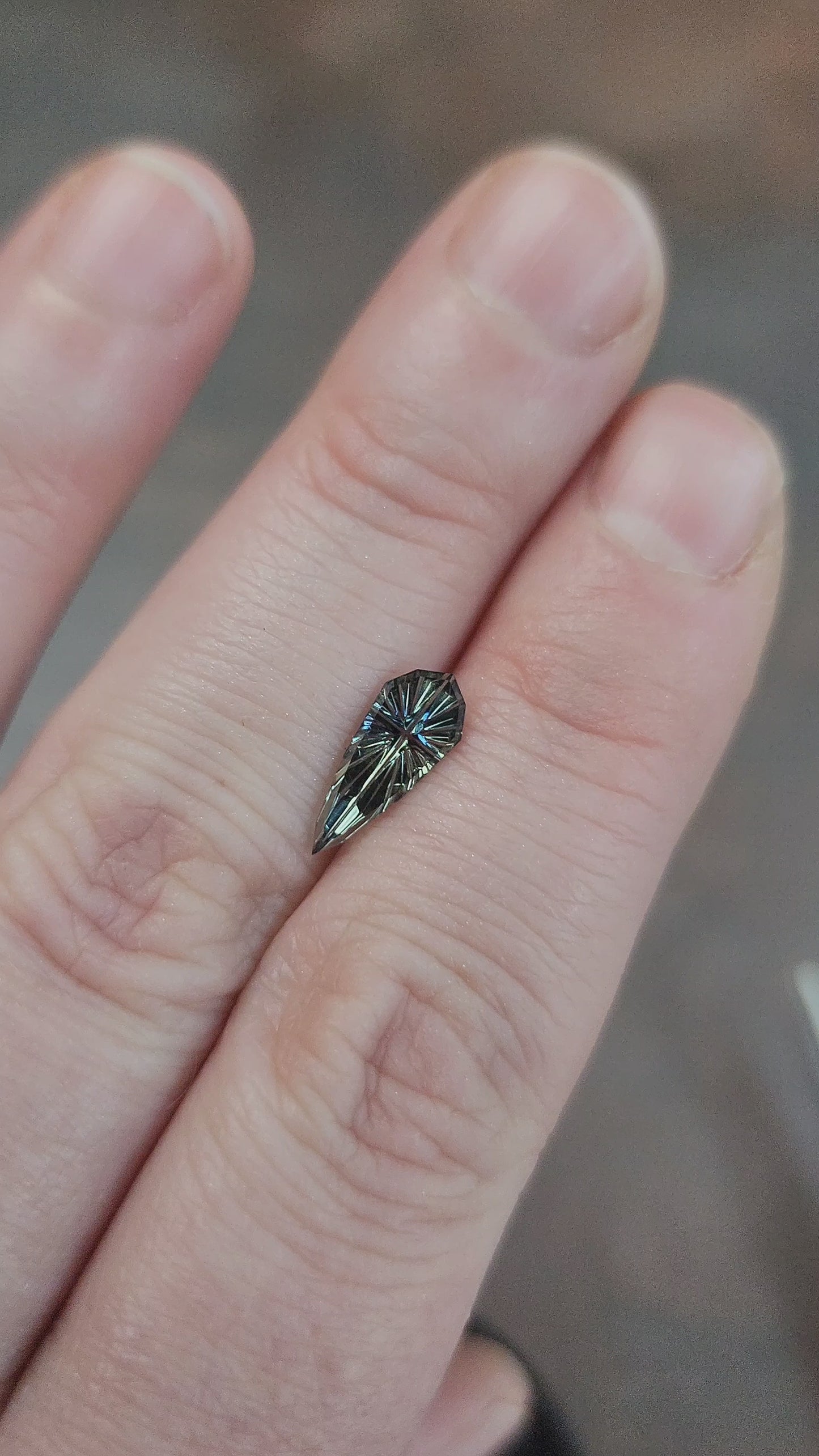 Load and play video in Gallery viewer, .90ct Bi Color Kenyan Sapphire Pear Fantasy Cut by Brett Kosnar
