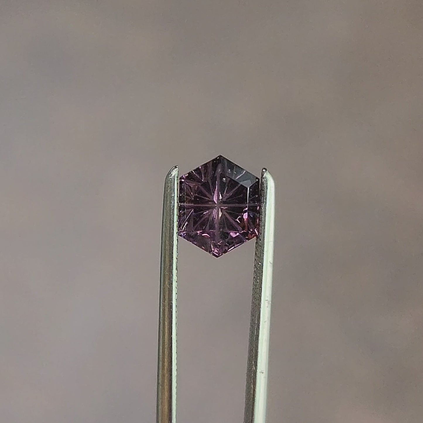 Load and play video in Gallery viewer, 1.32ct Dragon Hexagon Rupee Purple Sapphire Fantasy Cut
