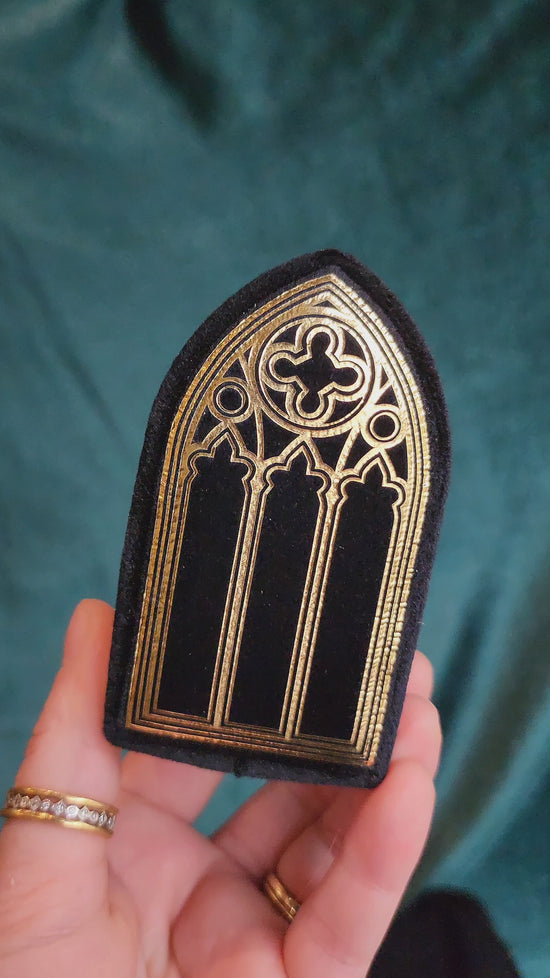 Load and play video in Gallery viewer, Gothic Cathedral Window Double Ring Box - Black Velvet with Yellow Gold
