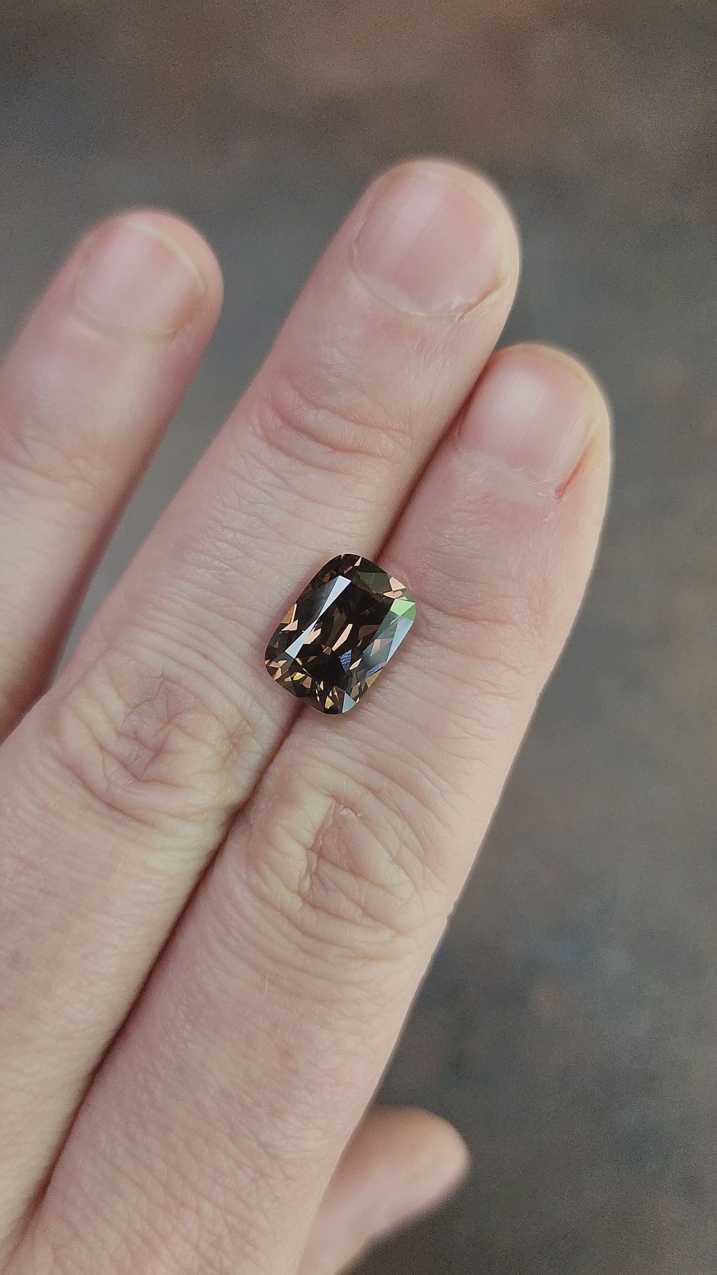 Load and play video in Gallery viewer, 4.01ct Lab Diamond Champagne Fancy Brown Old Mine Cut VVS2
