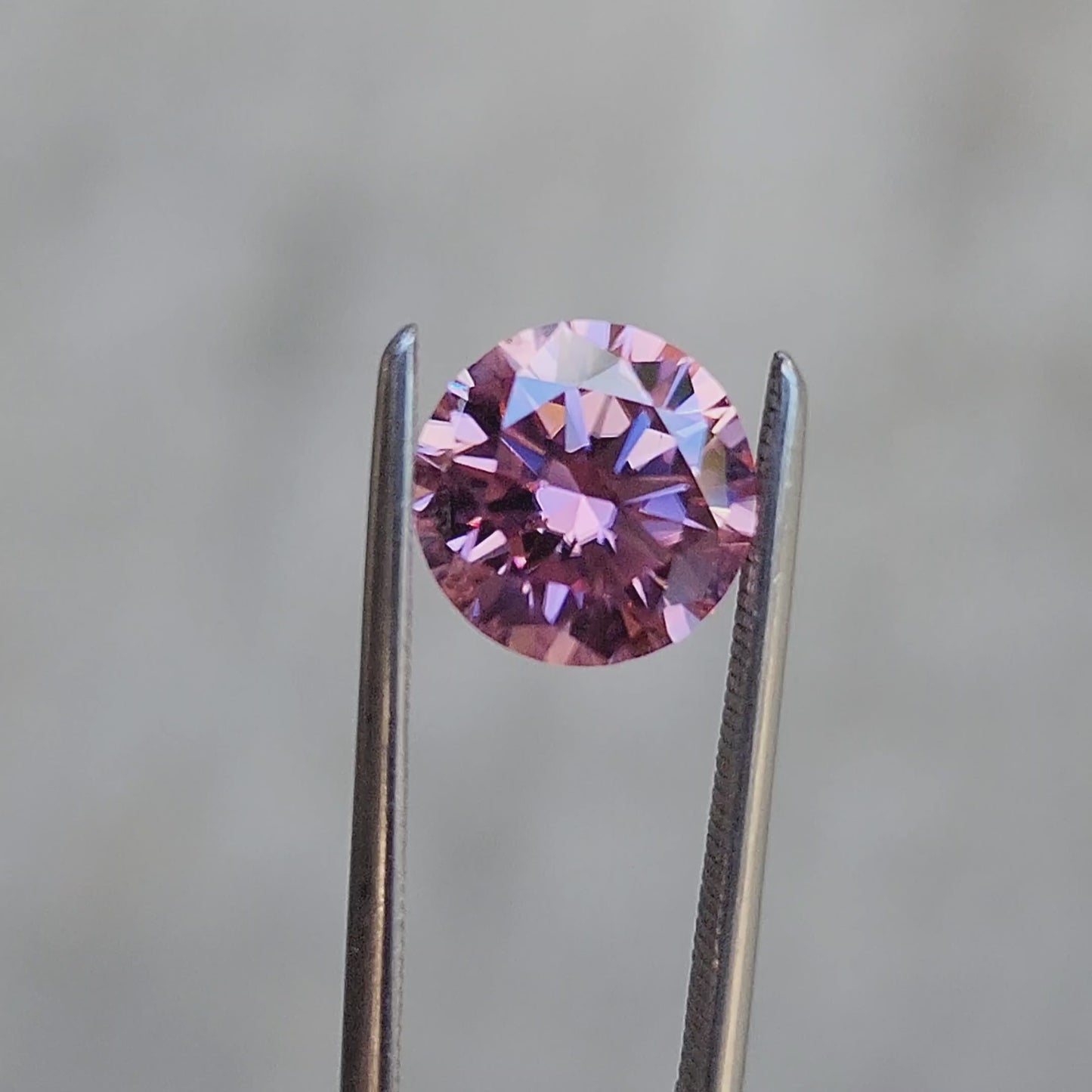 Load and play video in Gallery viewer, 1.87ct Round Pink Moissanite 8.1mm
