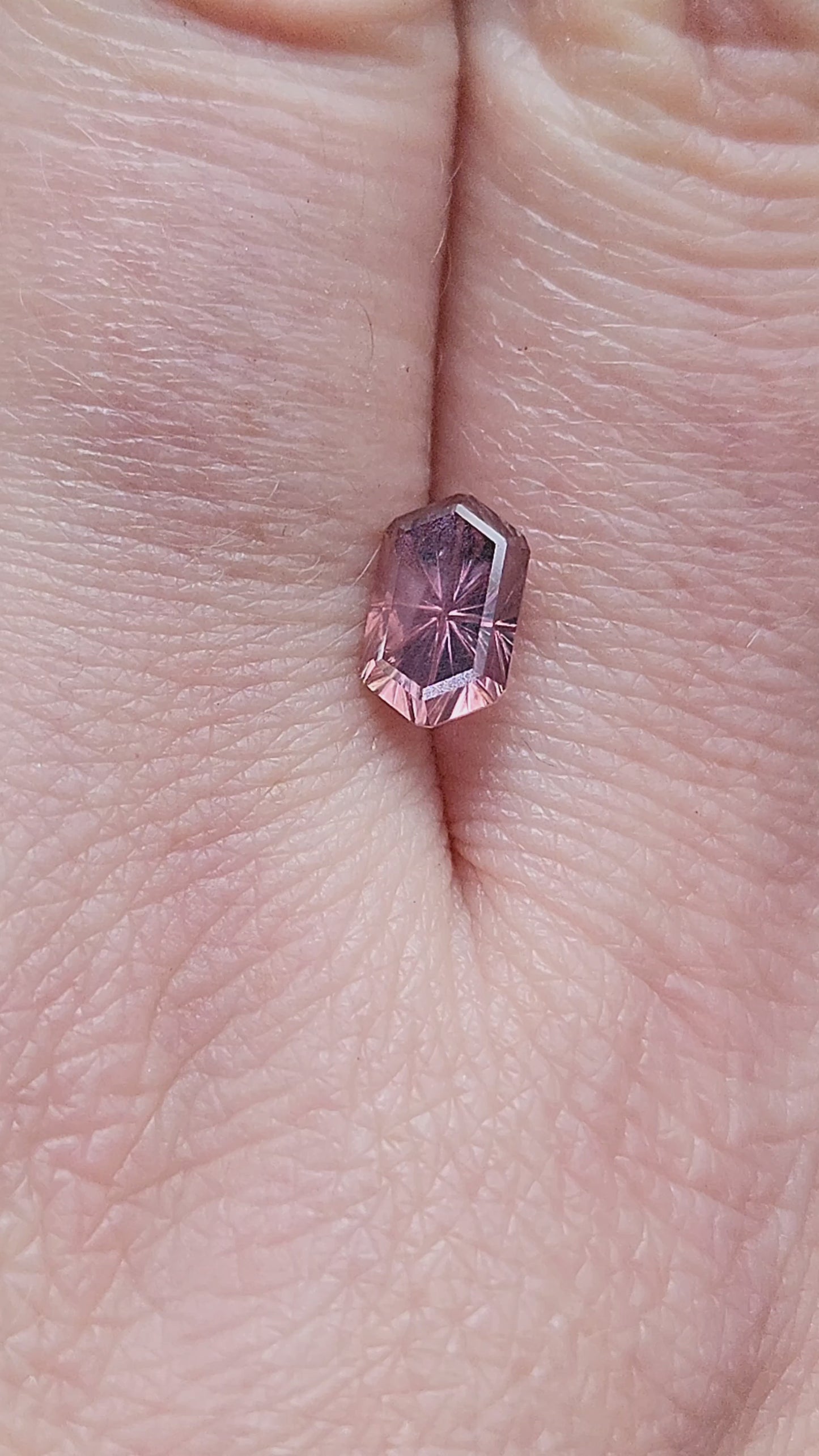 Load and play video in Gallery viewer, 1.66ct Natural Peach Sapphire Hexagon - Star Brite Cut by John Dyer
