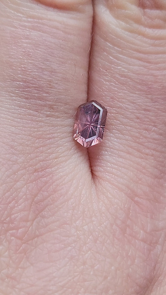 Load and play video in Gallery viewer, 1.66ct Natural Peach Sapphire Hexagon - Star Brite Cut by John Dyer
