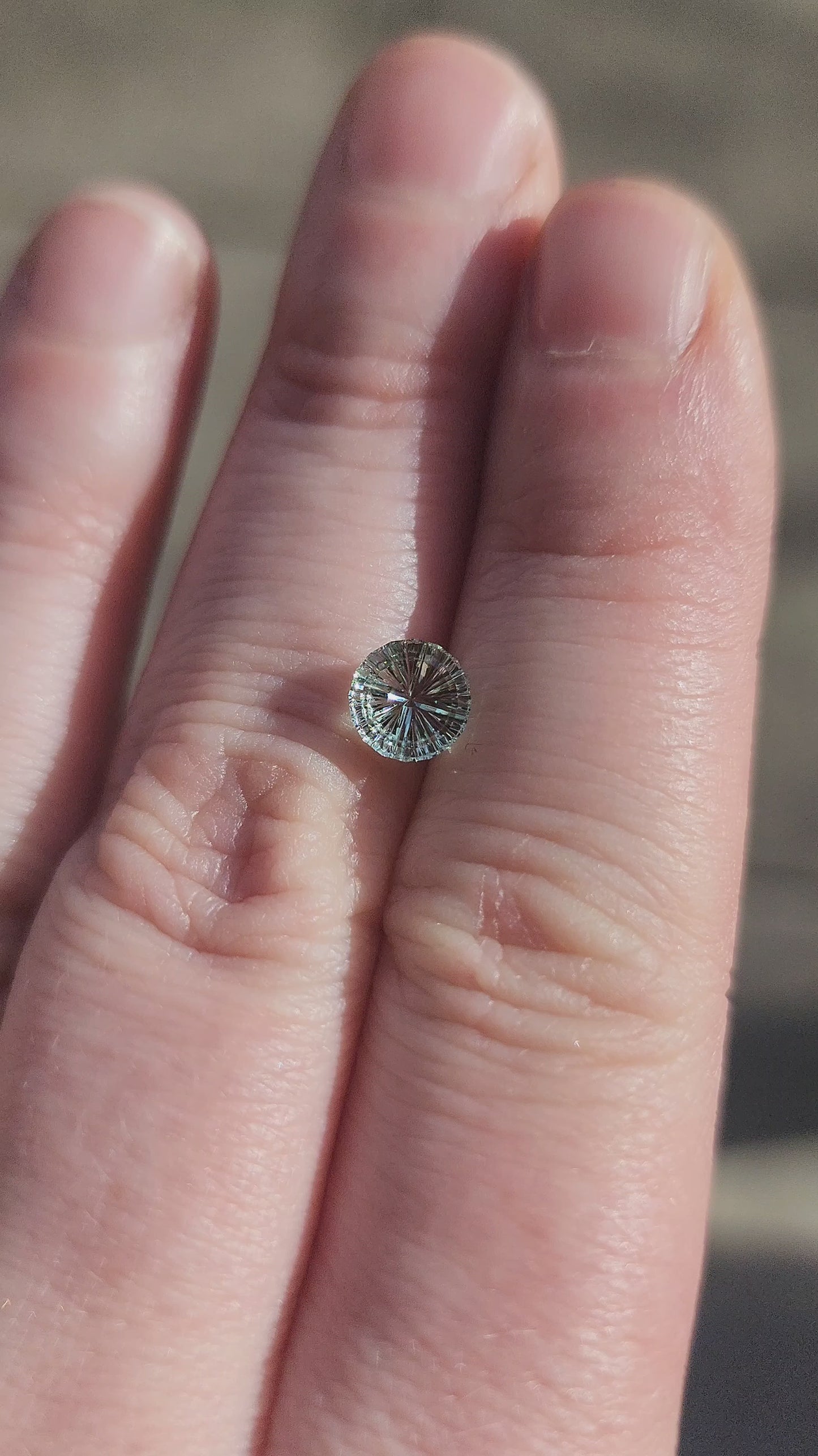 Load and play video in Gallery viewer, 1.06ct Mint Green Tourmaline Round Brilliant Starbrite Cut
