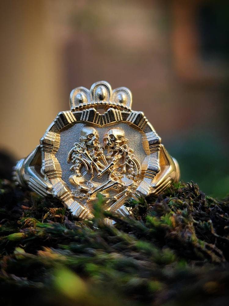 Game of Bones - Lovers of Valdaro Claddagh Fede Victorian Inspired Memento Mori Skeleton Ring with Crown and Hands - Spooky Drawlloween